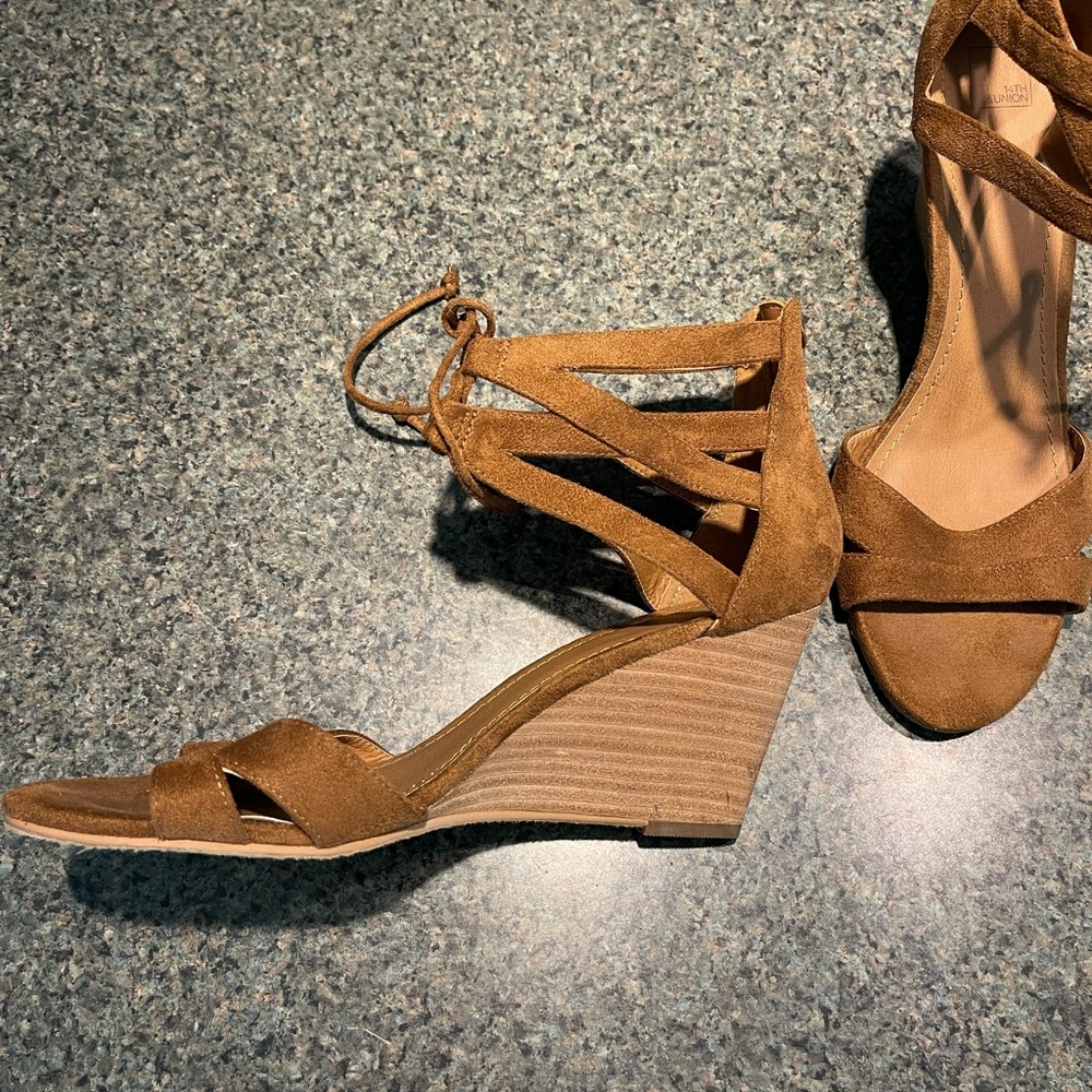 14th & Union Brown Wedge Sandal - sz 11M